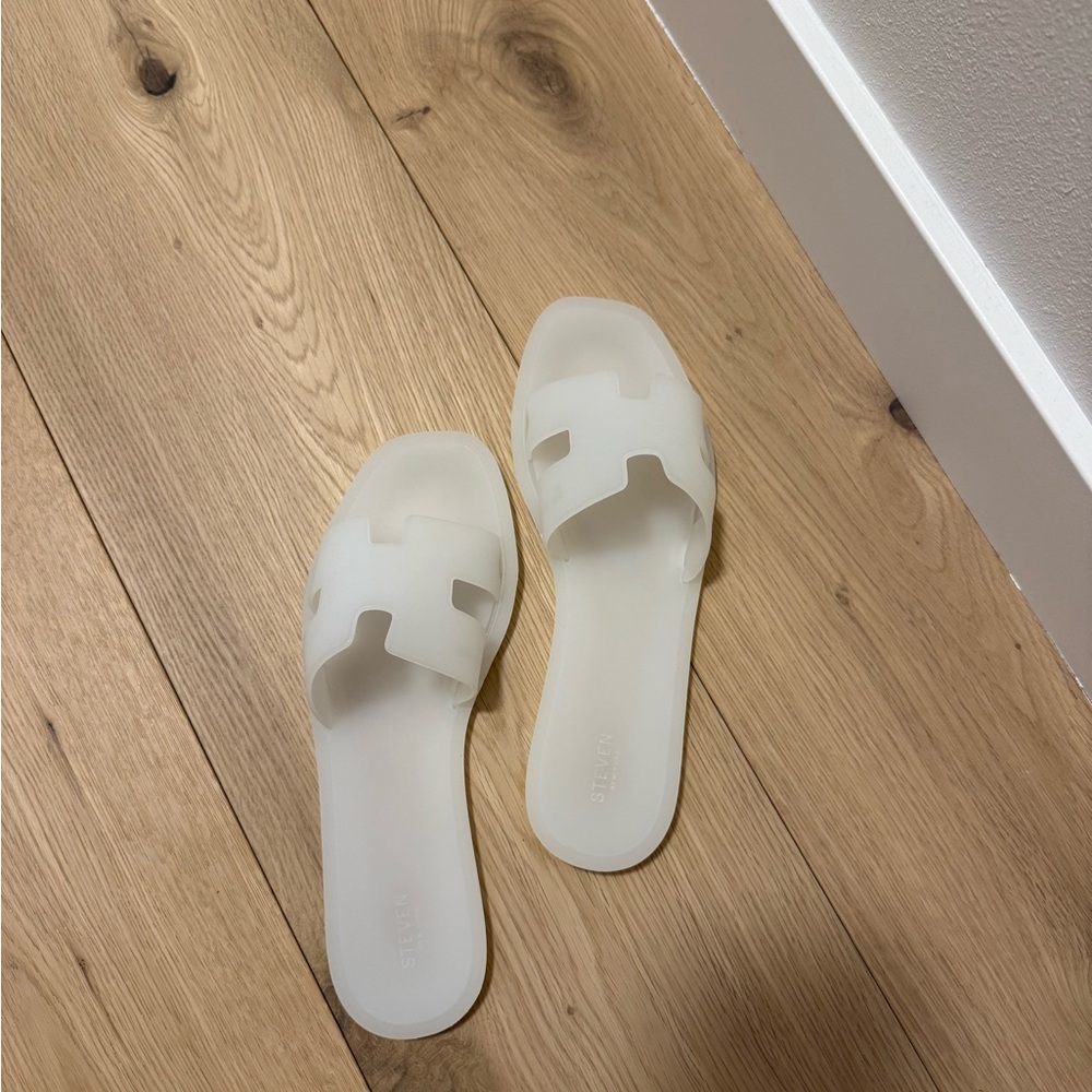 Steve Madden h sandals in opaque white